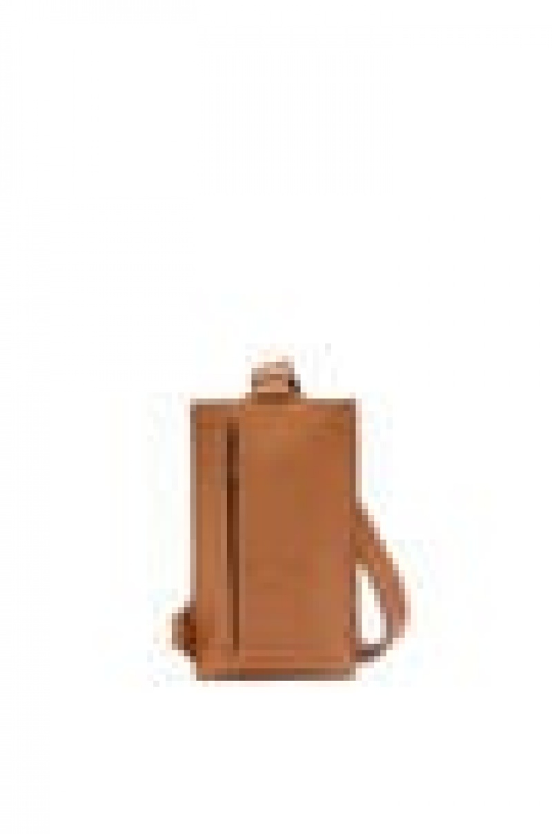 Bolso Pequeno Loewe Tienda Online Vertical T Pocket in grained calfskin Hombre Tan